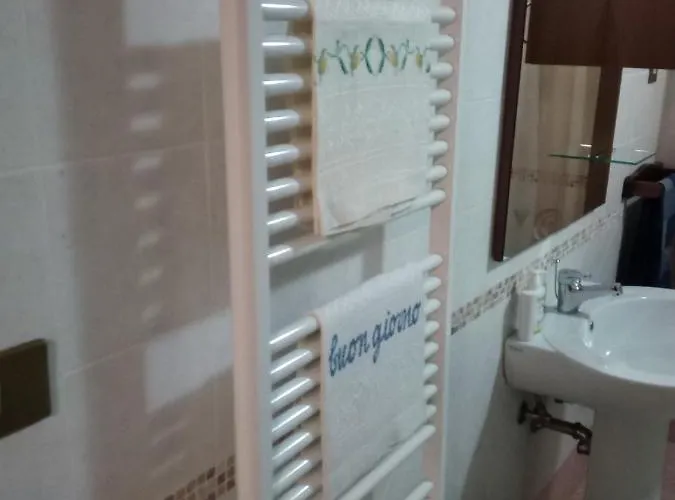 Mastro Renzo Tour Naturalistico Enogastronomico 乡村民宿 *