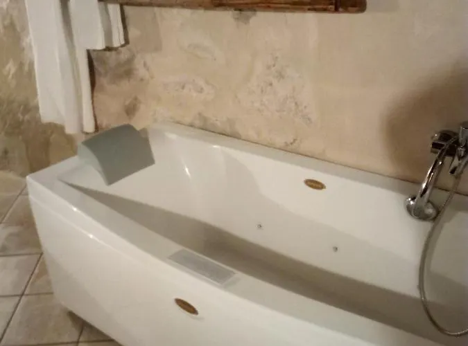 Mastro Renzo Tour Naturalistico Enogastronomico 乡村民宿